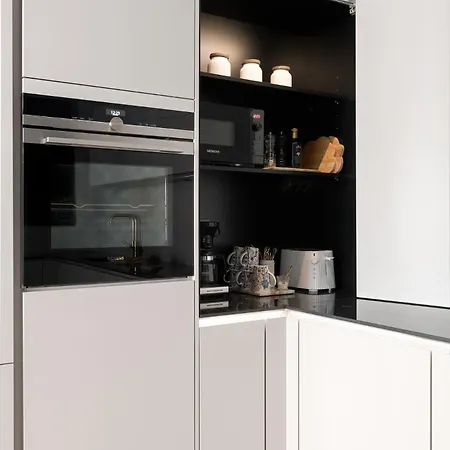 Апартаменты Beautiful 3 Bedroom 170m2 With Sauna In Toeoeloe Хельсинки